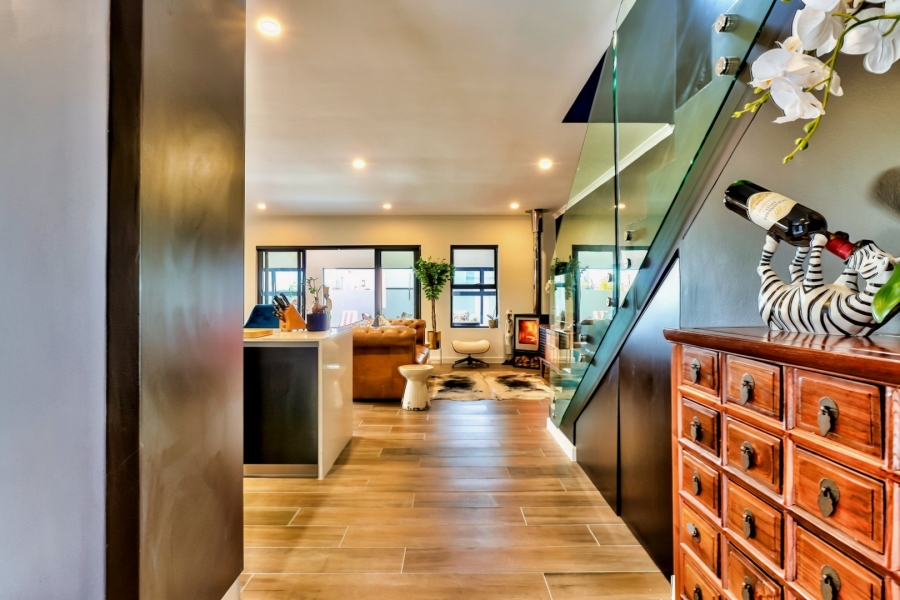 To Let 3 Bedroom Property for Rent in Sandown Western Cape
